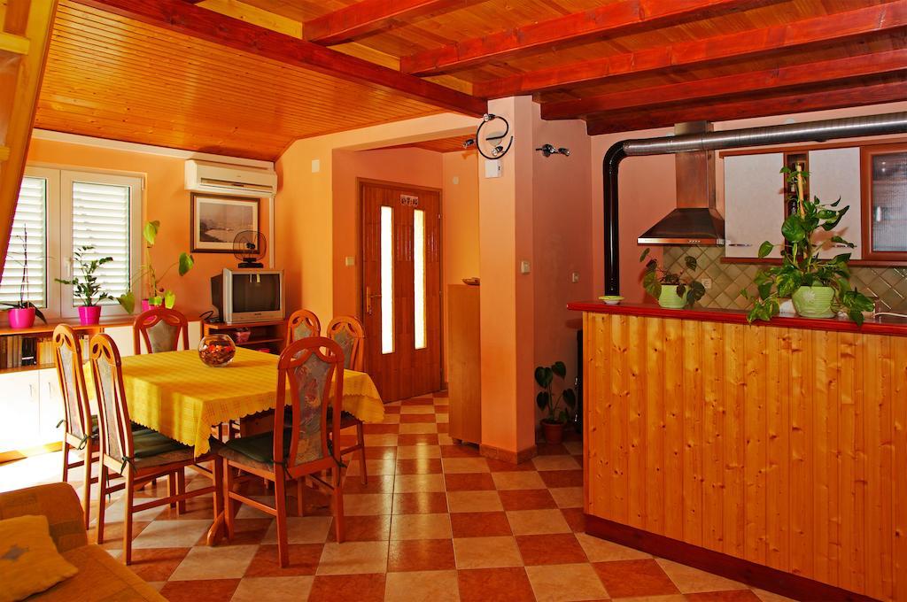 Apartments Julija Vela Luka Rum bild