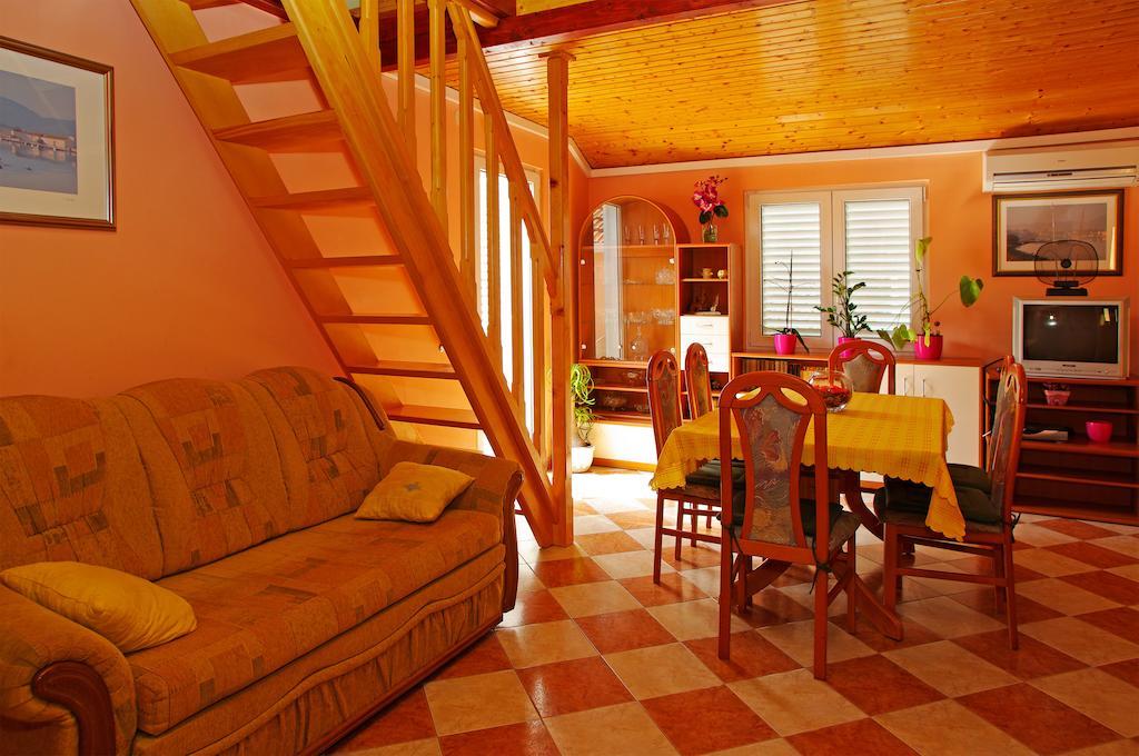 Apartments Julija Vela Luka Rum bild
