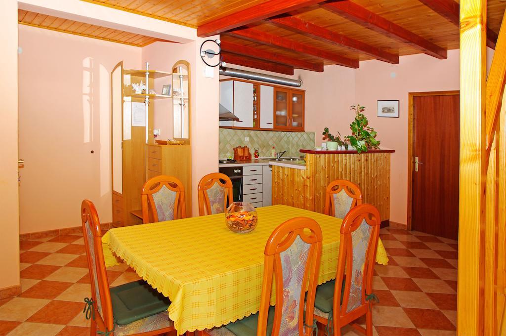 Apartments Julija Vela Luka Rum bild