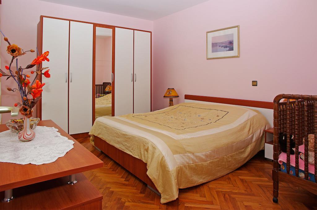 Apartments Julija Vela Luka Rum bild